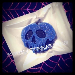 Poison Apple phone socket